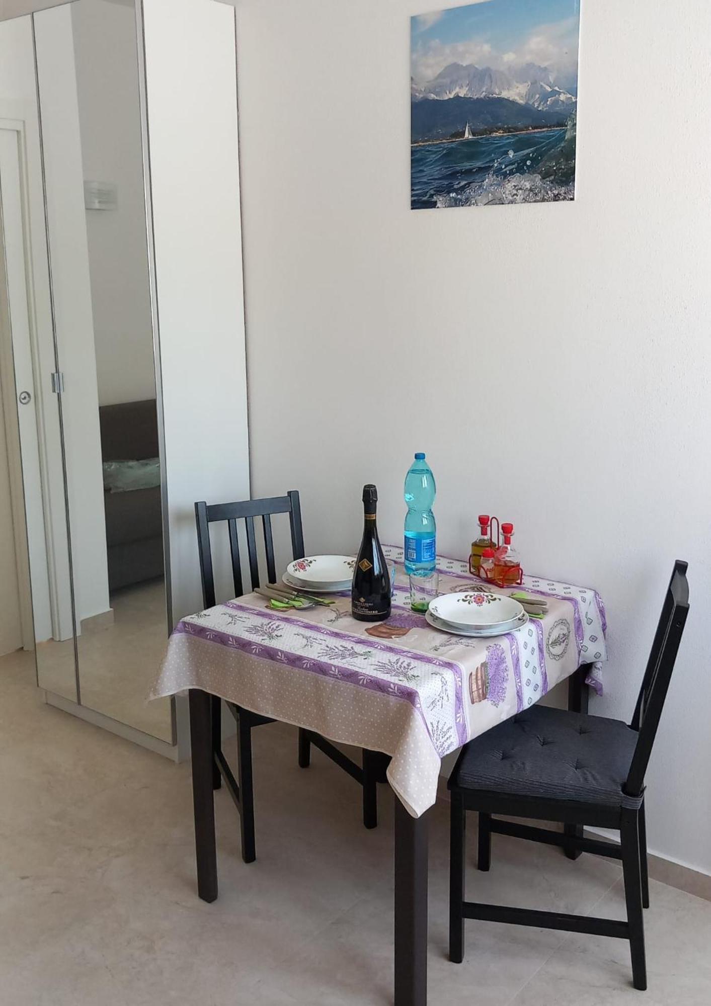 Casa Luce Leilighet Marina di Massa Eksteriør bilde